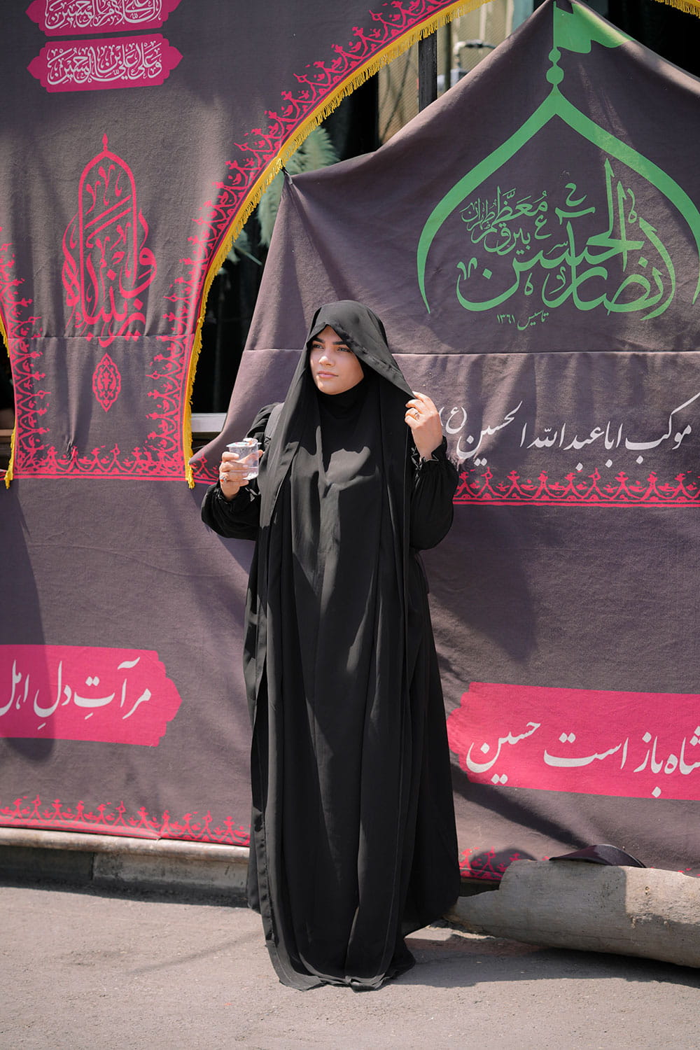 chador-nouran1 چادر نوران مناسب پیاده روی اربعین طراحی شده